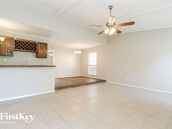 3rd image of 6607 Forestview Dr
