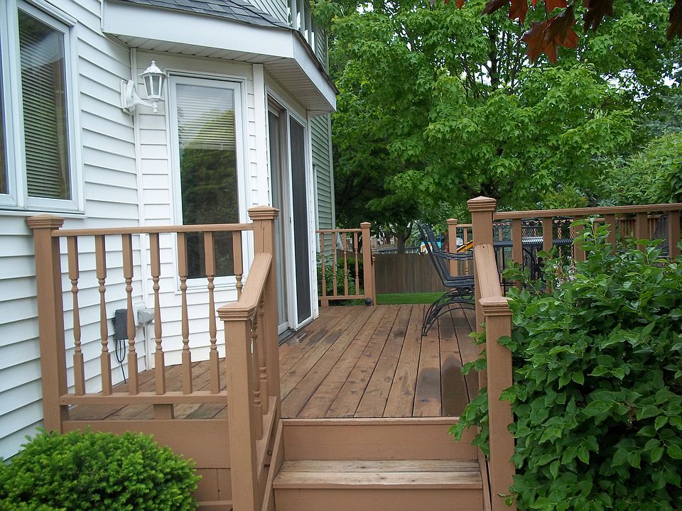 deck-back yard