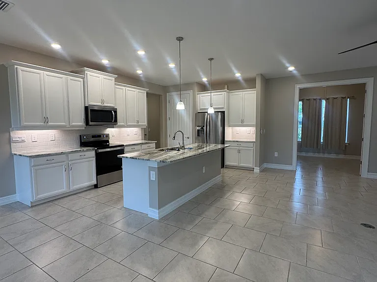 15523 Aron Cir — Photo 4