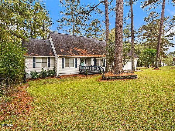 3rd image of 172 River Forest Dr