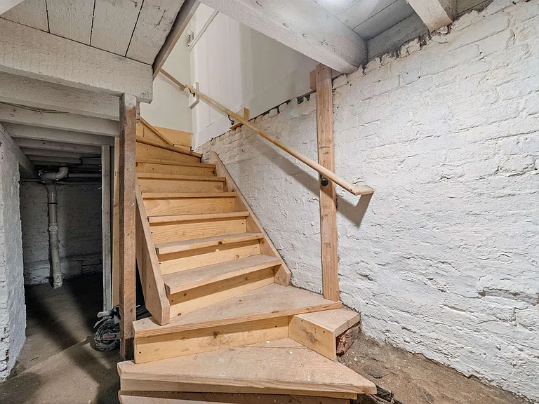 14 Westervelt Pl #1 — Photo 12