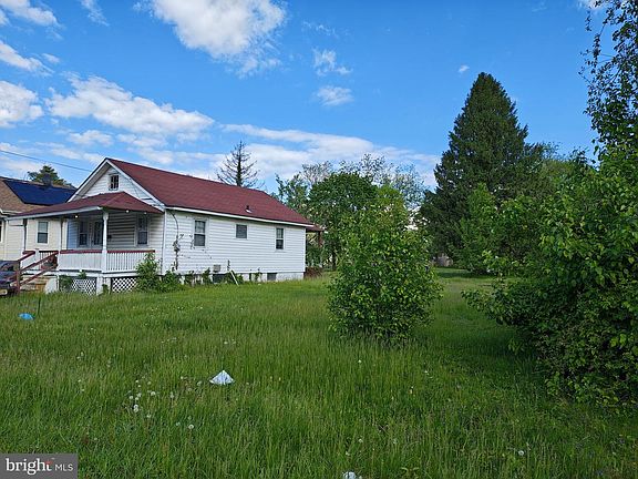 3rd image of 210 Clark Ave