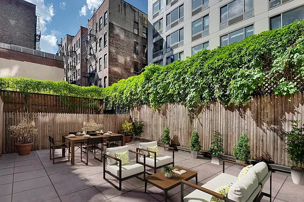 Sold by LEVEN Real Estate | media 11