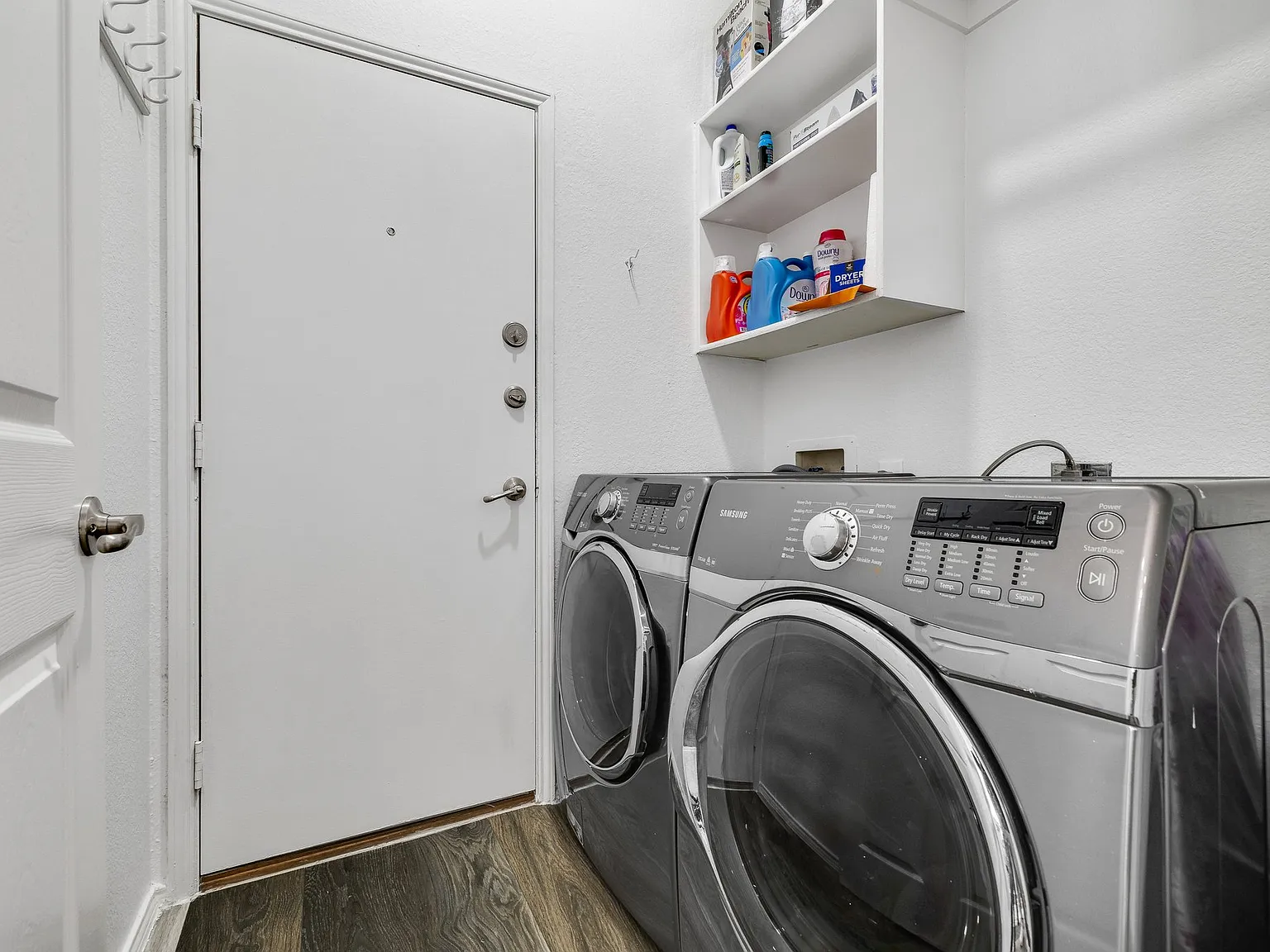 3 bed, 1613 sqft, $5,700 — Photo 2