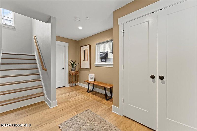3rd image of 19 Gibson Court