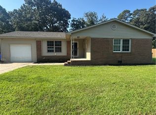 6345 Rutherglen Dr, Fayetteville, NC 28304