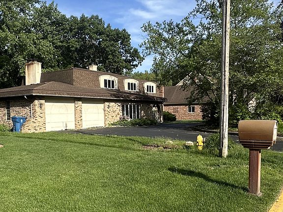 2nd image of 2621 Hickory Dr
