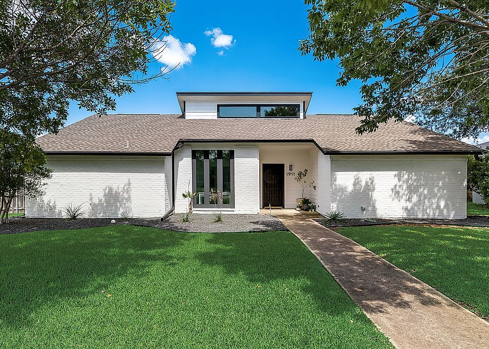 1st image of 1911 Sierra Dr
