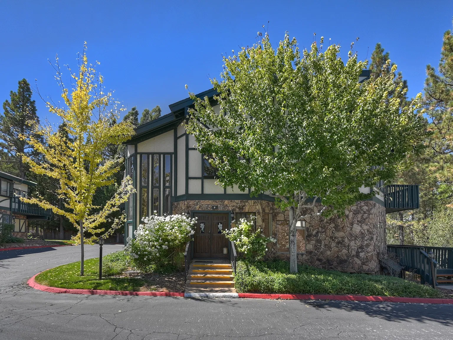 39802 Lakeview Dr — Photo 1
