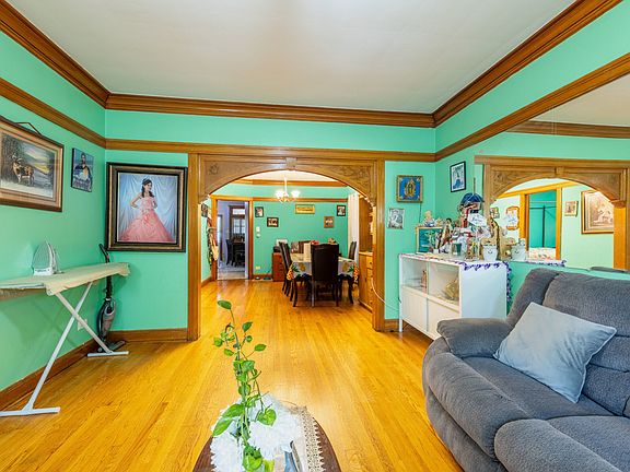 4th image of 5330 W Wrightwood Ave