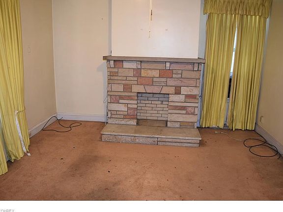 5th image of 137 Sinclair Ave