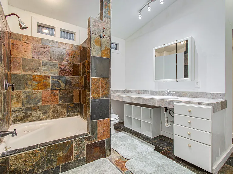 5419 Gulfton St #G — Photo 7