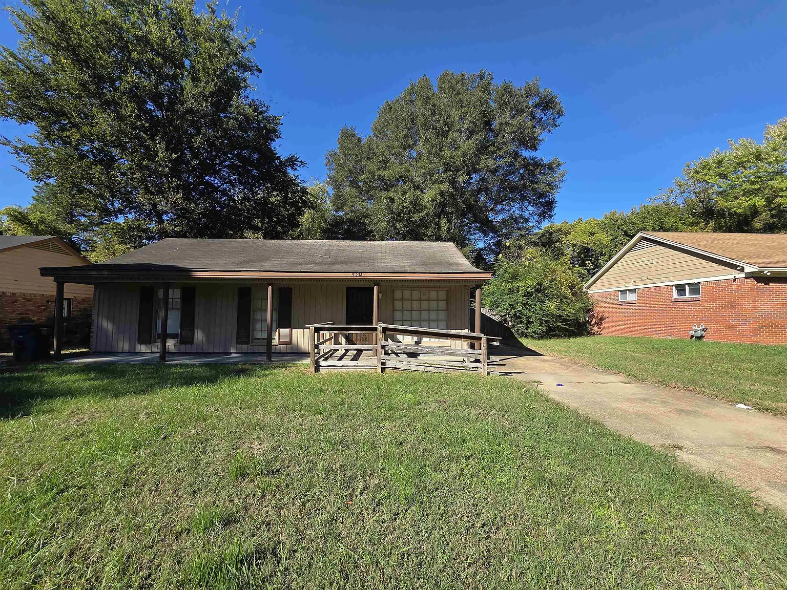 3 bed, 1.0 bath, 960 sqft, $1,025 — Photo 2