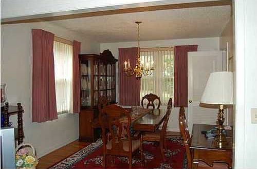 3rd image of 1595 Holton Pl