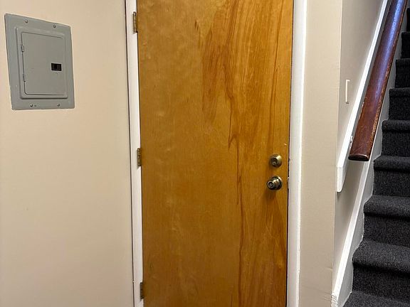 2nd image of 302 Wall St #2