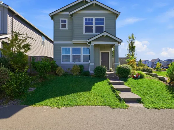 2295 Livesay Ln, Woodburn, OR 97071