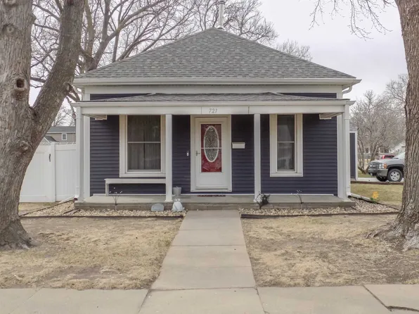 721 Arthur St, Holdrege, NE 68949