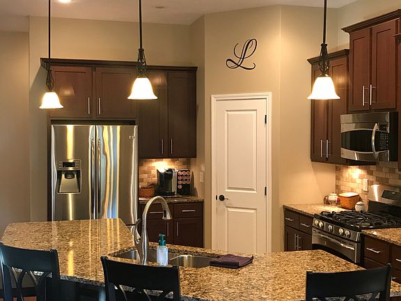 5th image of 1304 Prairie Meadow Dr