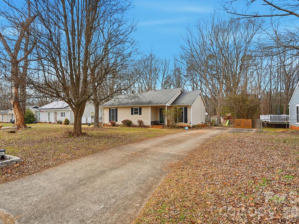 1st image of 7501 Lancashire Dr