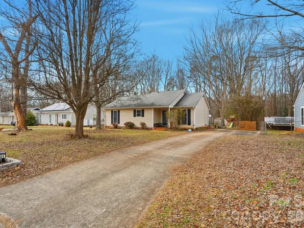 7501 Lancashire Dr, Mint Hill, NC 28227