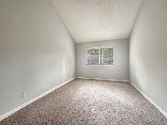 5th image of 3942 Darryl Ln
