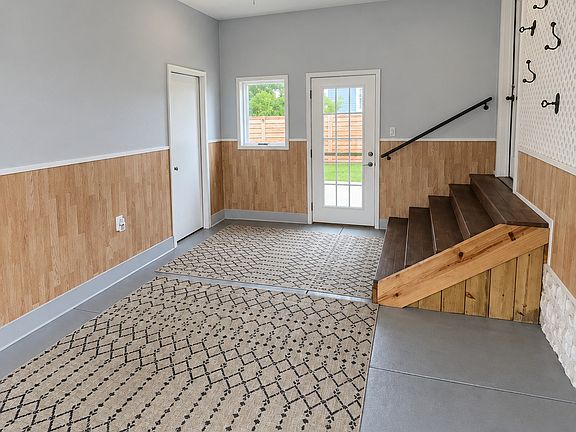 2nd image of 1669 Fisher Ave