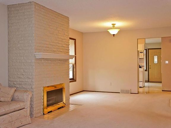 4th image of 2525 W Country Club Dr S #6
