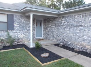 1313 Ridgewood Dr, Russellville, AR 72801