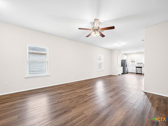 4th image of 115 Laurel Grace Ln