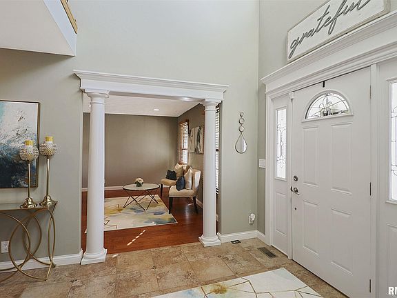 3rd image of 600 S Breckenridge Dr