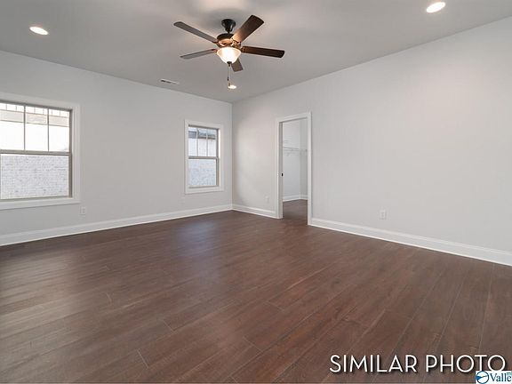 5th image of 104 Sartain St