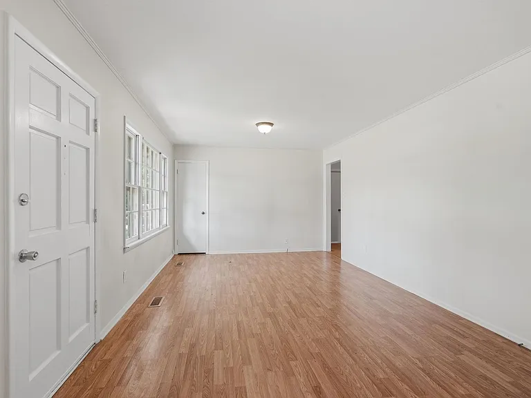 704 Jackson Dr — Photo 4