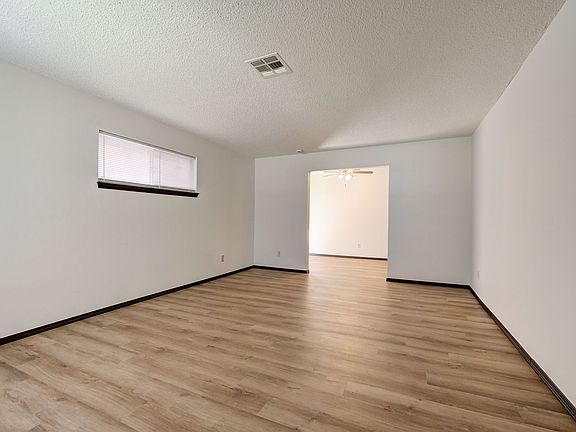 5th image of 924 SW 97th St #924