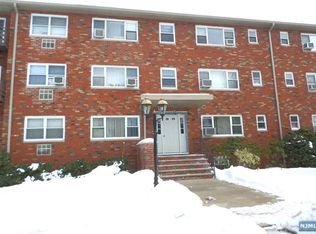 2430 8th St #1C, Fort Lee, NJ 07024