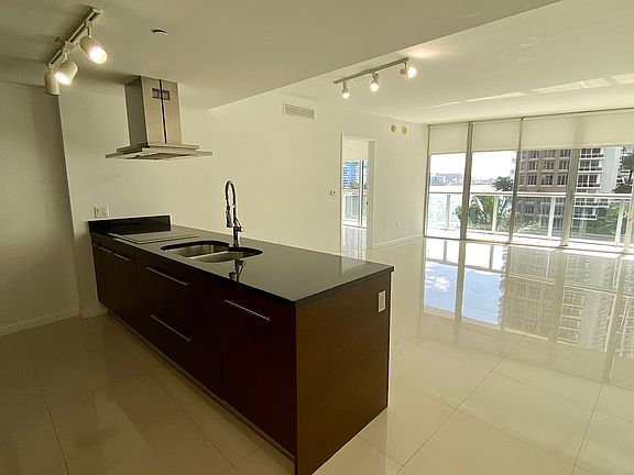 5th image of 465 Brickell Ave APT 518