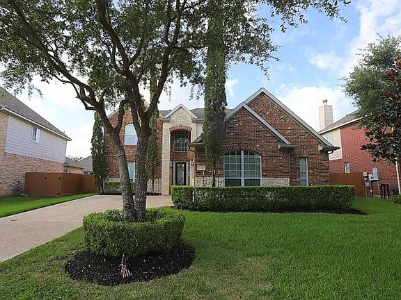 2nd image of 2715 Alessandria Ln
