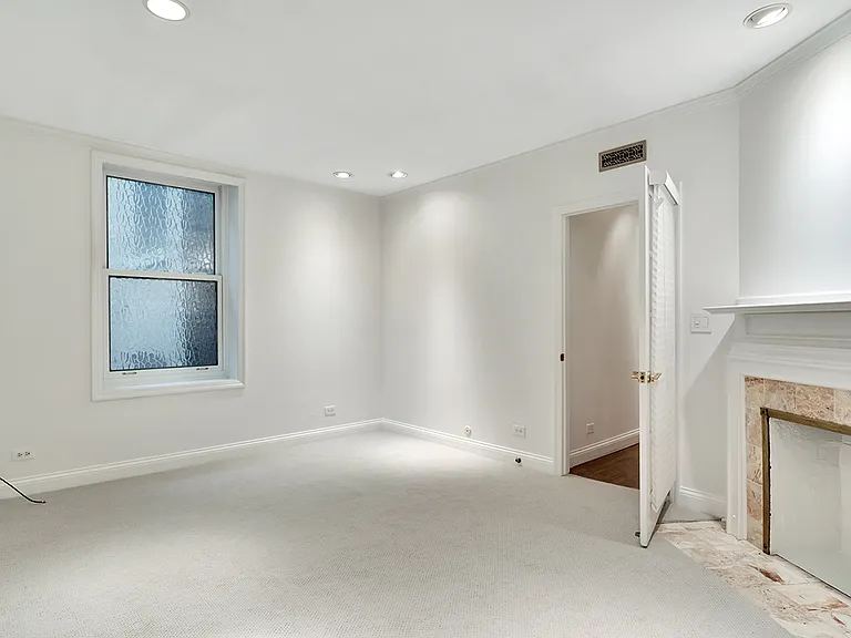 1228 N Dearborn St #2 — Photo 24