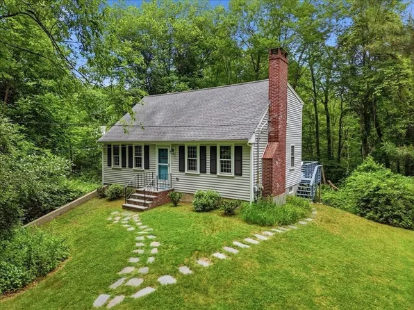 200 Cushing St, Hingham, MA 02043
