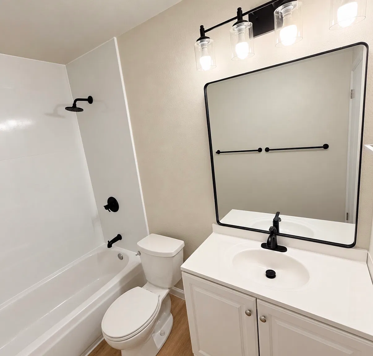 2 bed, 918 sqft, $2,500 — Photo 2
