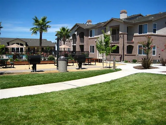 EATON VILLAGE — Photo 13