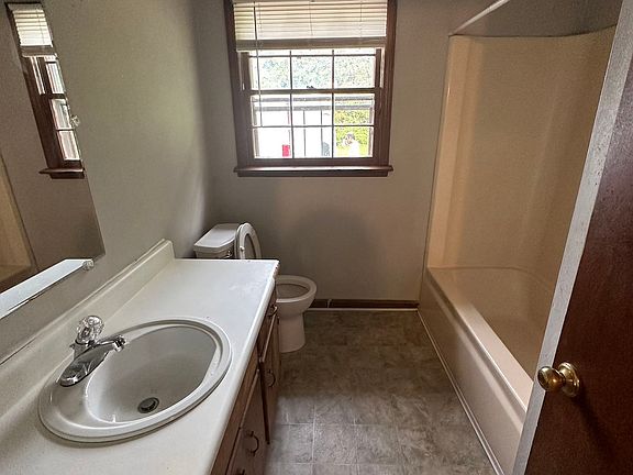 5th image of 2581 Dixon Ct #A