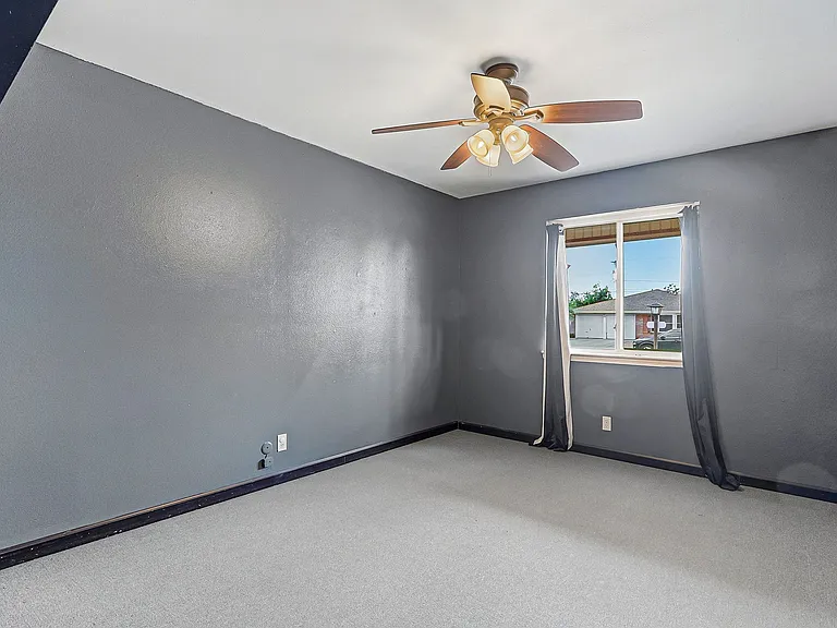 8700 Cielo Vista Dr — Photo 25