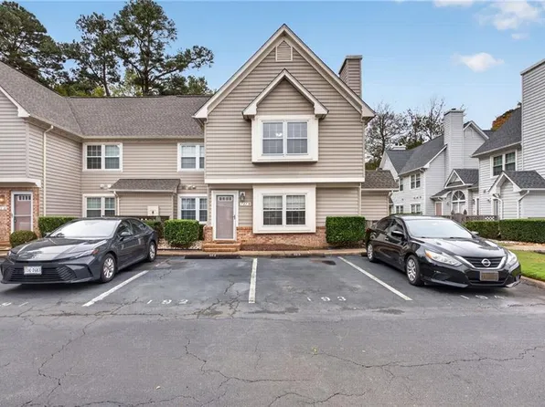701 New River Ct APT B, Chesapeake, VA 23320