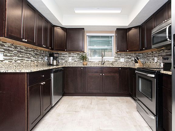 5th image of 2204 Spyglass Hill Cir
