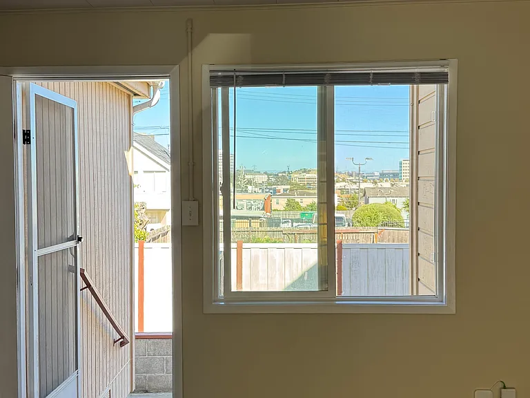 710 Olive Ave #HOUSE — Photo 13