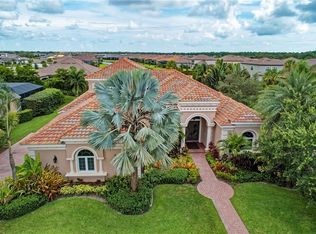 5320 Hunt Club Way, Sarasota, FL 34238