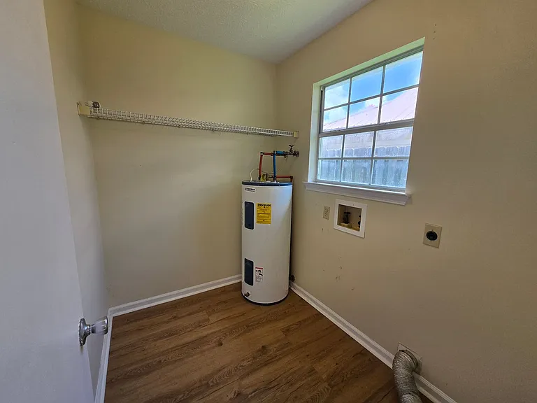 4012 Woodridge Rd — Photo 26