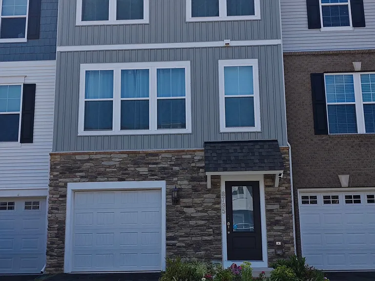 8795 Kensington Church St — Photo 1