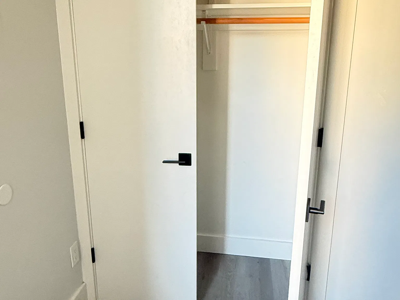 2 bed, 1000 sqft, $2,500 — Photo 3