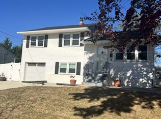 1429 Oak Hill Dr, Wilmington, DE 19805